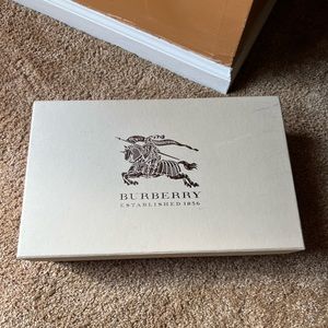 Burberry Sneaker Box